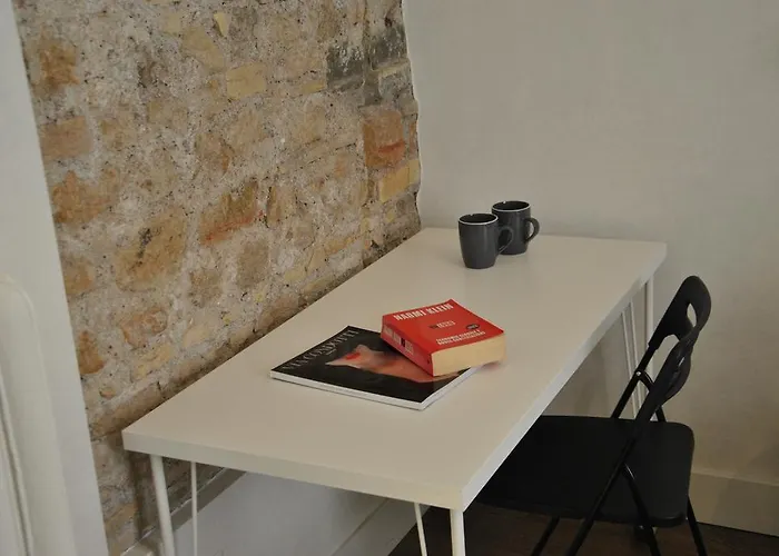 App Leoncino Design In Rzym